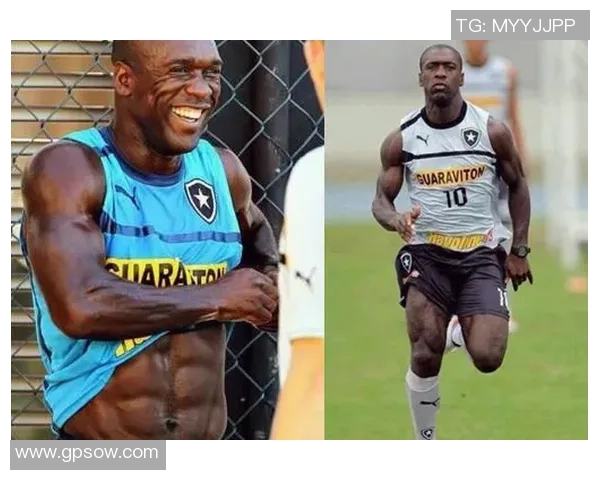 足球明星肌肉对比分析揭示运动员体型与表现的关系